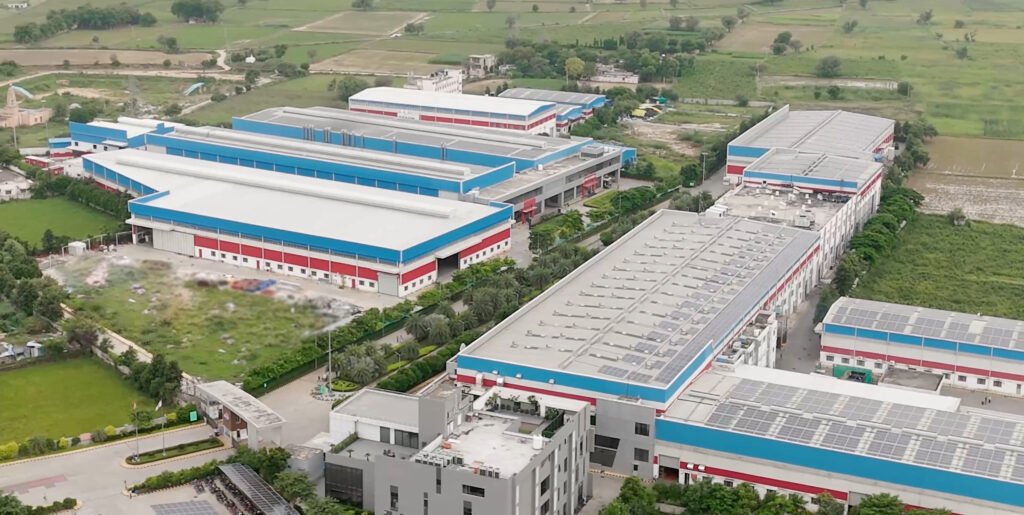 sequence 01.00 01 43 03.still001